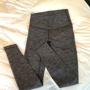 Lululemon leggings black and white size 4